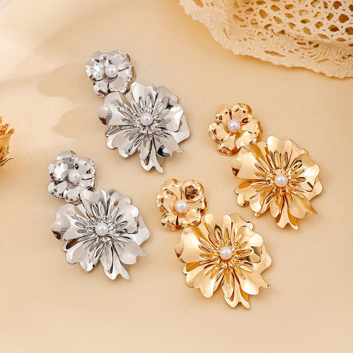 Stylish Flower Earrings Exaggerated Alloy Pearl