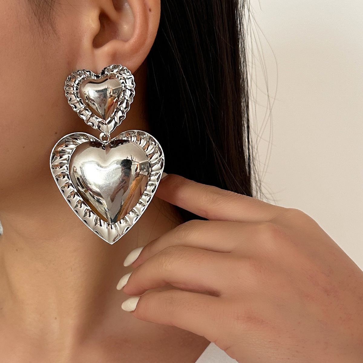 Exaggerating Heart-shapaed Metal Alloy Earrings Niche Texture