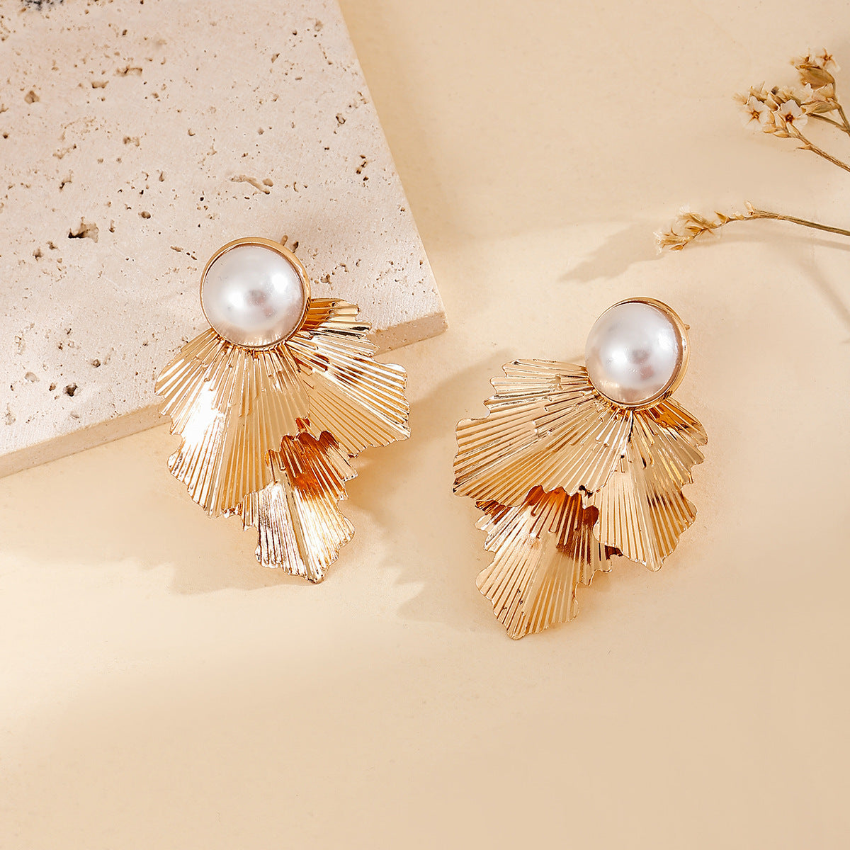 Textured Pearl Stud Earrings Fan-shaped Alloy Female